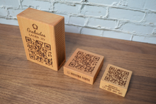 Cargar imagen en el visor de la galería, QR madera taco