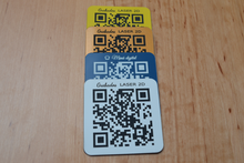 Cargar imagen en el visor de la galería, Placas QR plástico