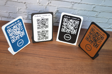 Cargar imagen en el visor de la galería, Soporte código QR plástico