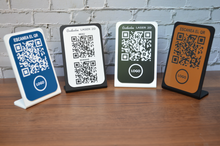 Cargar imagen en el visor de la galería, Soporte código QR plástico