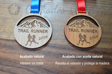 Cargar imagen en el visor de la galería, Medallas de madera personalizadas grabadas a láser | Acabado natural o con aceite