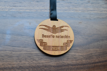 Cargar imagen en el visor de la galería, Medallas personalizadas madera
