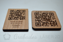 Cargar imagen en el visor de la galería, Placa QR de Madera Autoadhesiva

