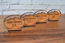 Cargar imagen en el visor de la galería, Medallas Personalizadas en Madera con Soporte
